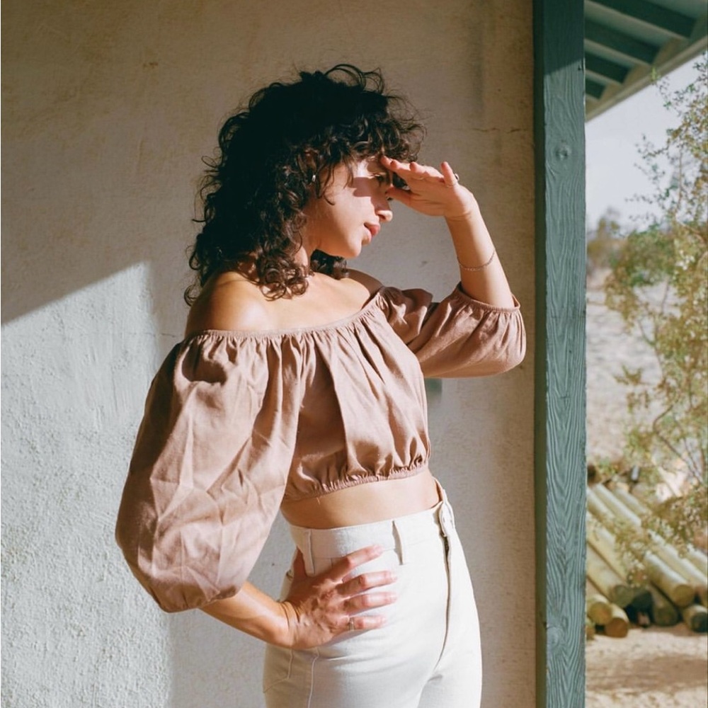 Ozma of California Georgia top